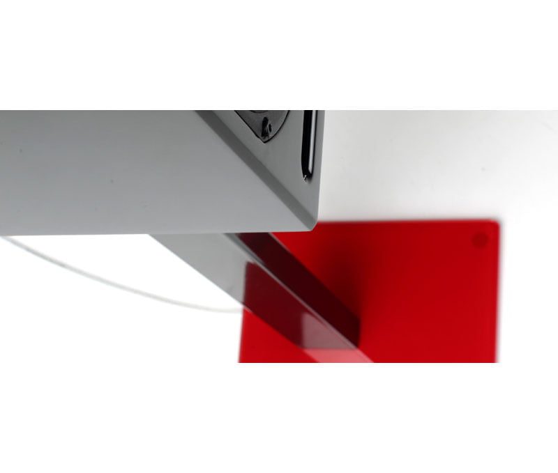 Esse stand Red h HeaDer