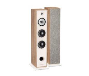 TRIANGLE BR PACKSHOT LIGHT OAK