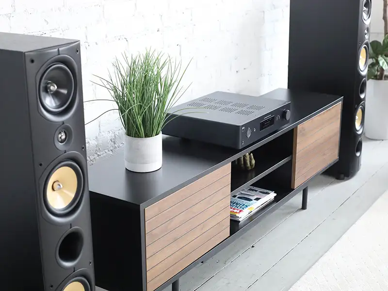 Hibridni pretočni ojačevalec Nad C 389