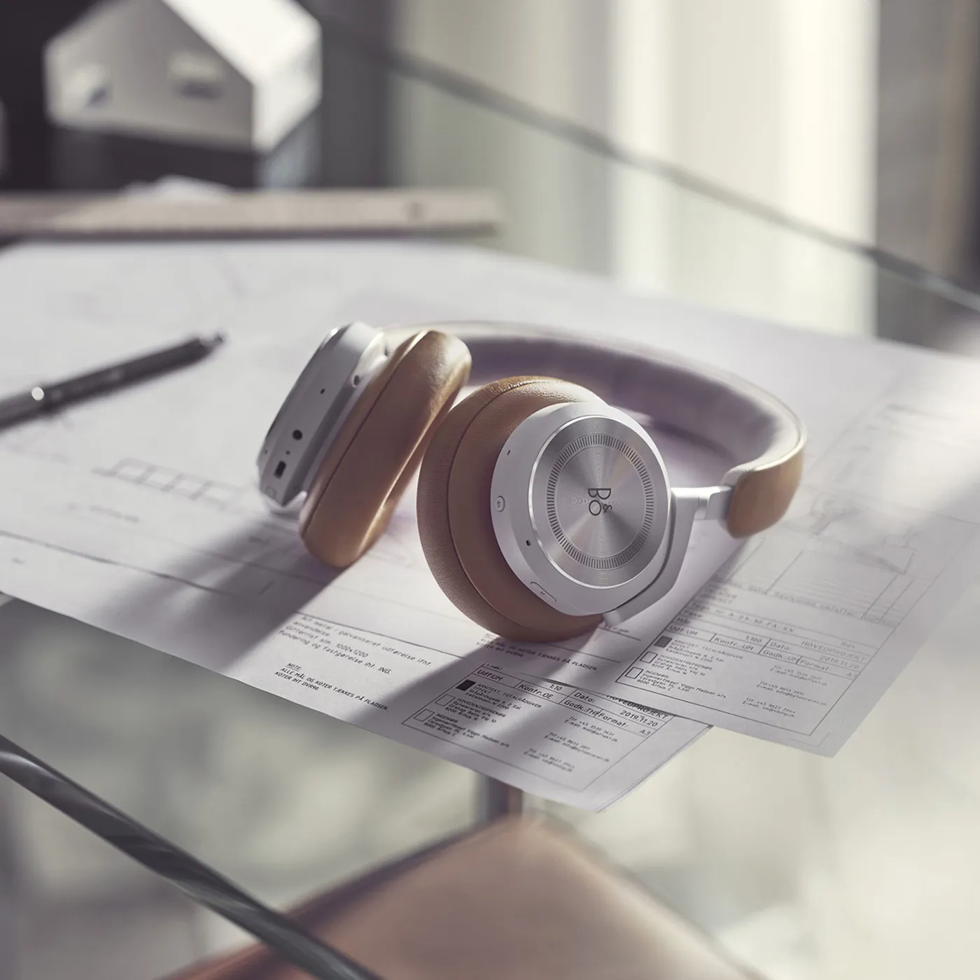 Bang & Olufsen Beoplay HX 