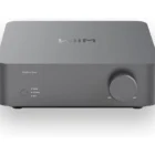 WiiM Vibelink Amp je visokozmogljiv stereo ojačevalnik z 100 W na kanal, vgrajenim DAC-om ESS ES9038Q2M