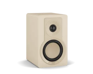 Kompaktni hi-fi zvočniki DALI KUPID v modernem skandinavskem dizajnu, primerni za police ali stensko montažo.