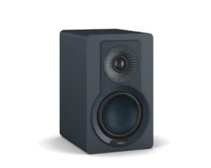 Kompaktni hi-fi zvočniki DALI KUPID v modernem skandinavskem dizajnu, primerni za police ali stensko montažo.