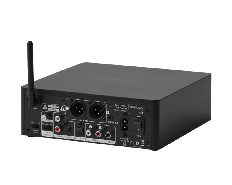 Tangent PreAmp III stereo predojačevalnik je namenjen uporabnikom, ki želijo maksimalno prilagodljivost povezovanja in hkrati ohraniti kompakten, sodoben Hi-Fi sistem.