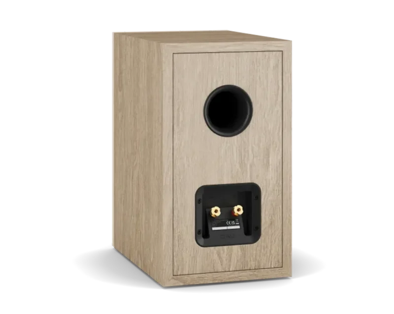 DALI SONIK 3 bookshelf zvočniki na stojalih za sodobne prostore