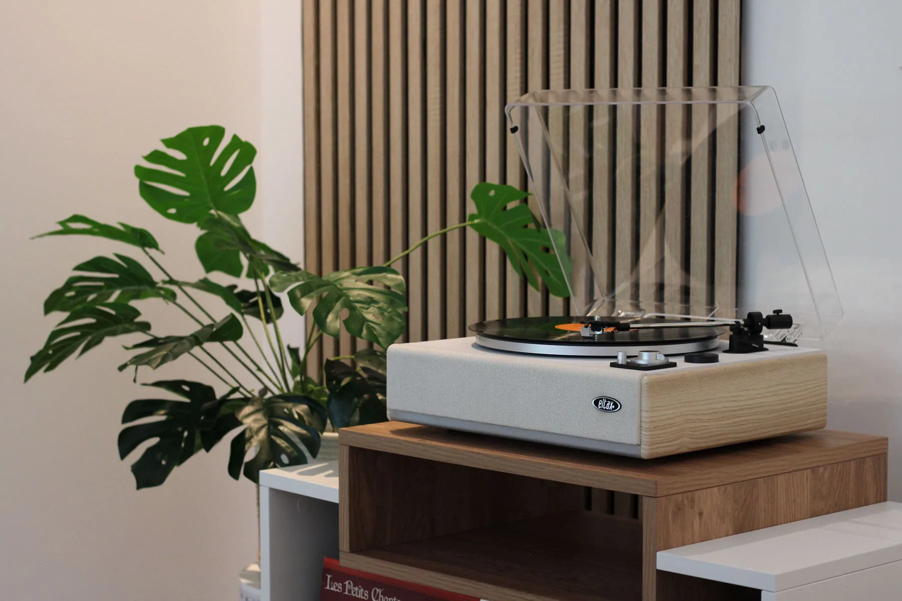 Eltax Spinster all-in-one gramofon