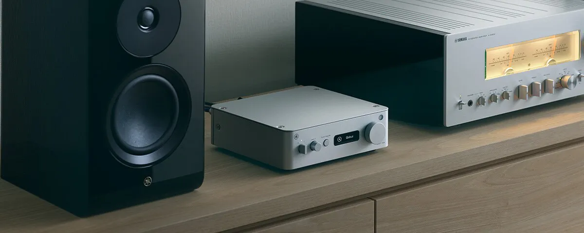amaha WXC-70A Hi-Fi streamer in predojačevalnik